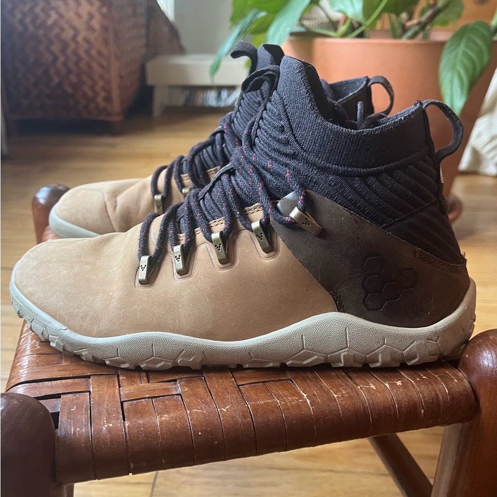 Women’s Vivobarefoot Magna Leather trail hiking boots